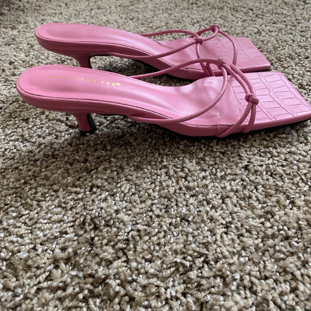 Pink heels - Picture 3 of 3